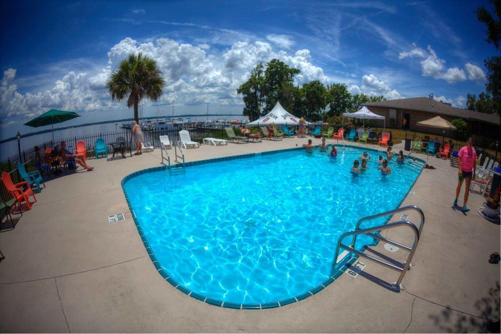Crystal Cove Riverfront Resort Palatka Ngoại thất bức ảnh